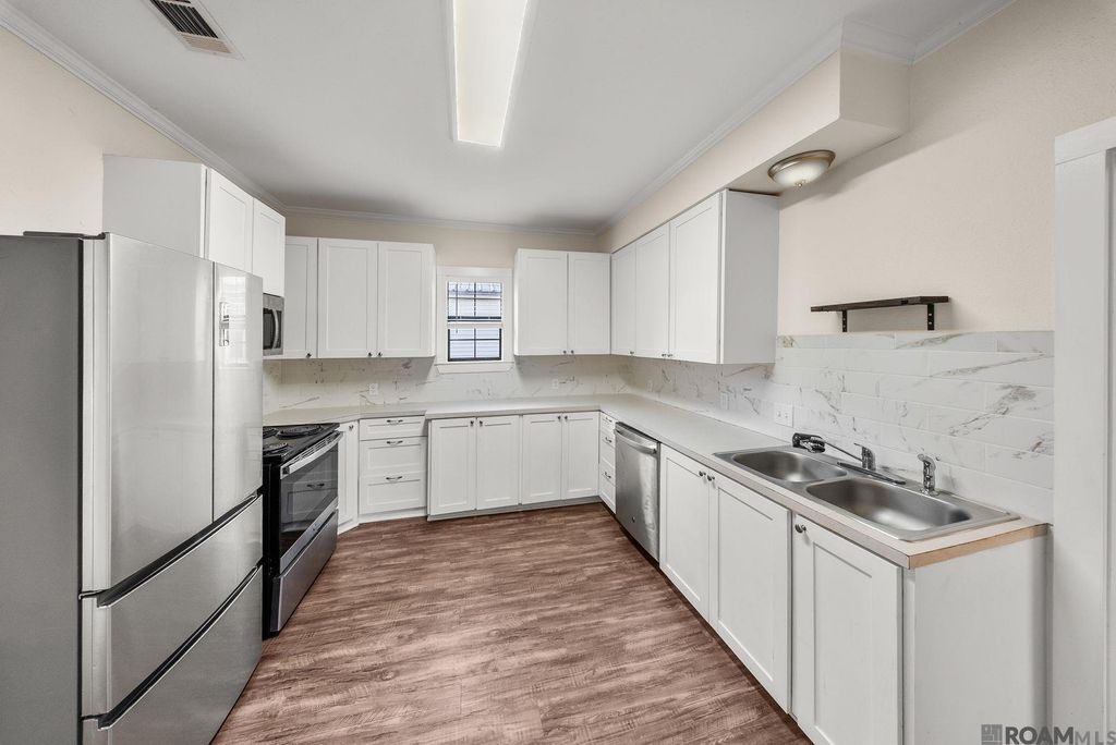 306 Courthouse St, Port Allen, LA 70767