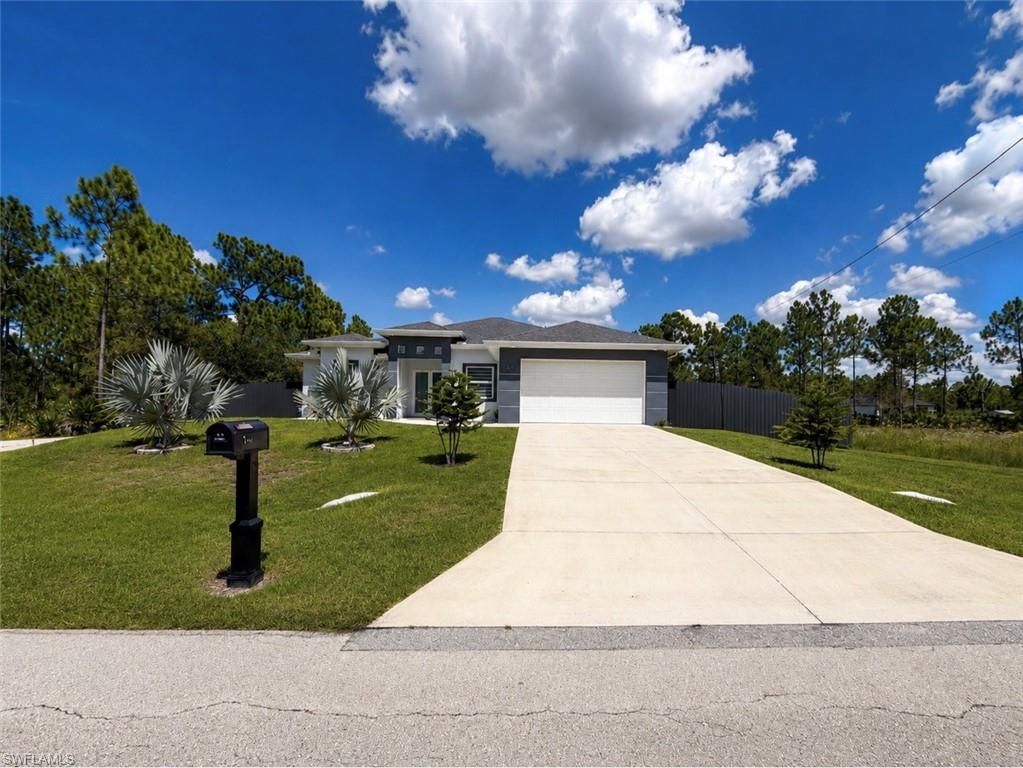 918 Dixie AVE, LEHIGH ACRES, FL 33972 — photo 3