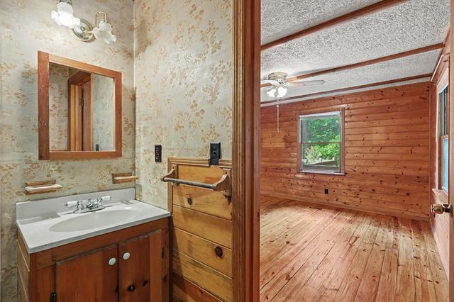 3477 Salem Road, Mineral Bluff, GA 30559