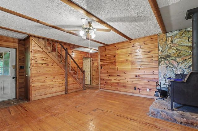 3477 Salem Road, Mineral Bluff, GA 30559