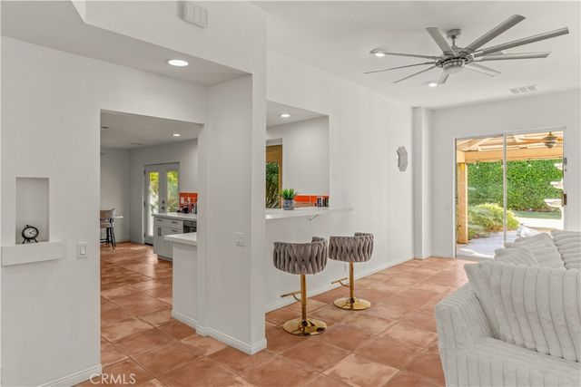 1820 E Racquet Club Road, Palm Springs, CA 92262