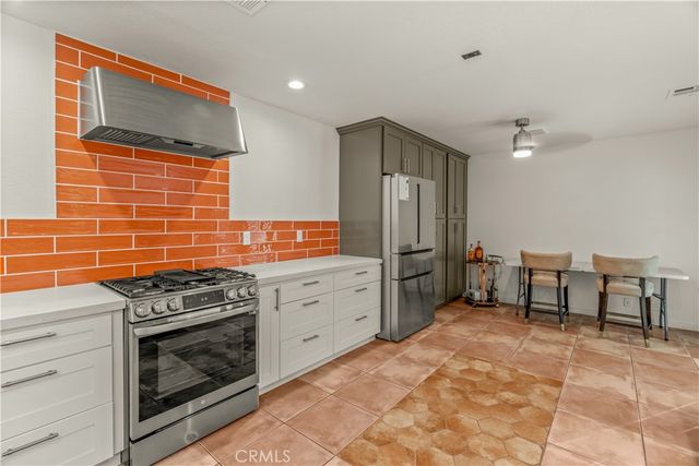 1820 E Racquet Club Road, Palm Springs, CA 92262
