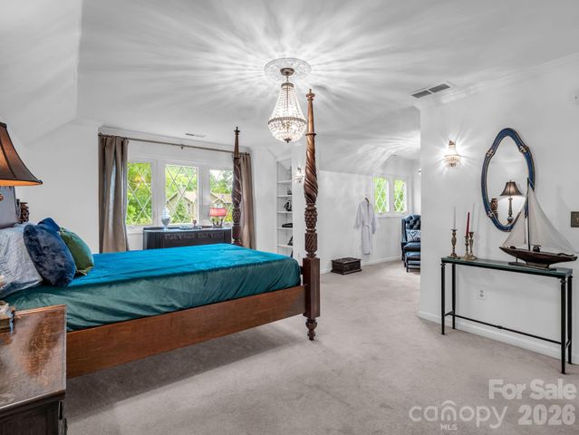 8 Sunny Ridge Drive, Asheville, NC 28804