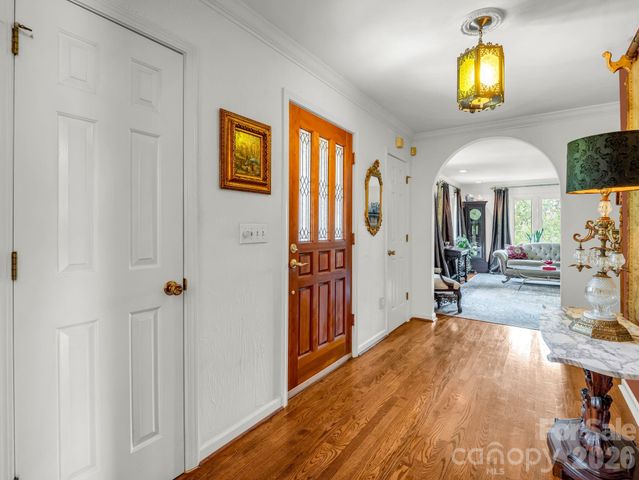 8 Sunny Ridge Drive, Asheville, NC 28804