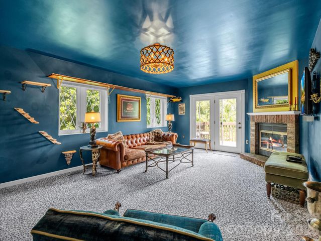 8 Sunny Ridge Drive, Asheville, NC 28804