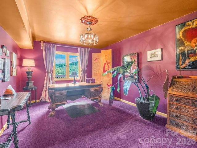 8 Sunny Ridge Drive, Asheville, NC 28804