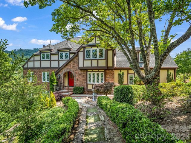 8 Sunny Ridge Drive, Asheville, NC 28804