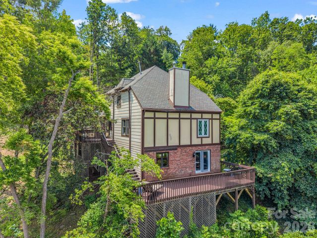 8 Sunny Ridge Drive, Asheville, NC 28804