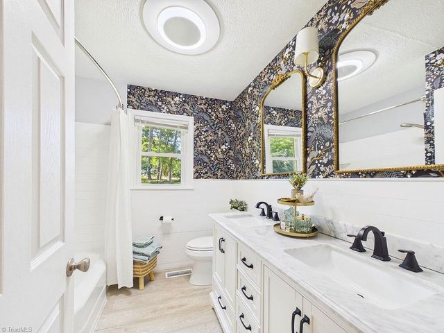 1800 Fairview Boulevard, Winston-salem, NC 27127