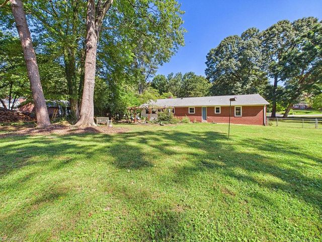 1800 Fairview Boulevard, Winston-salem, NC 27127