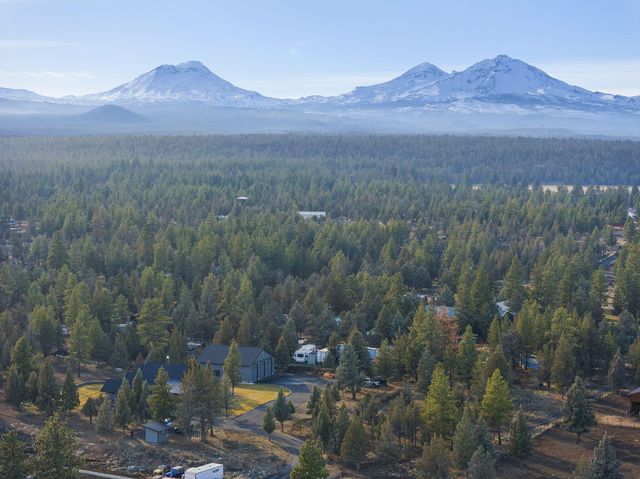 67554 Trout Lane, Bend, OR 97703