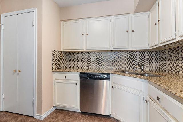 15151 Berry Trail 205, Dallas, TX 75248