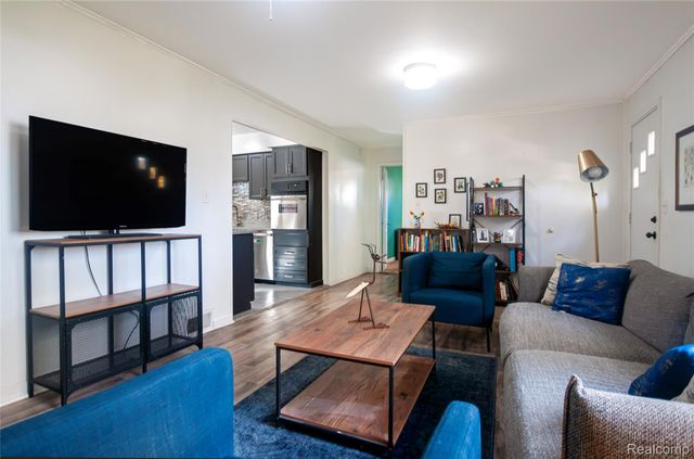 21370 Purdue Avenue, Farmington, MI 48336