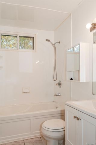 21370 Purdue Avenue, Farmington, MI 48336