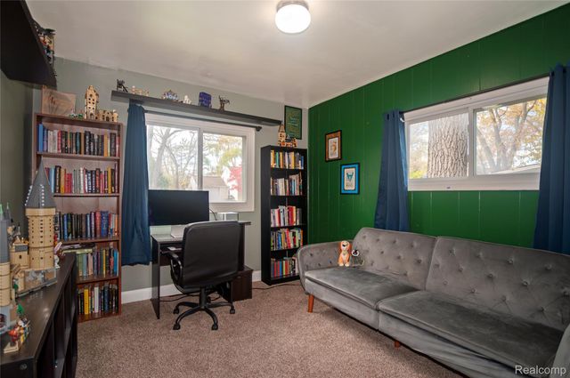 21370 Purdue Avenue, Farmington, MI 48336