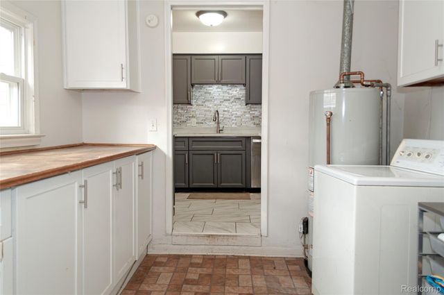 21370 Purdue Avenue, Farmington, MI 48336