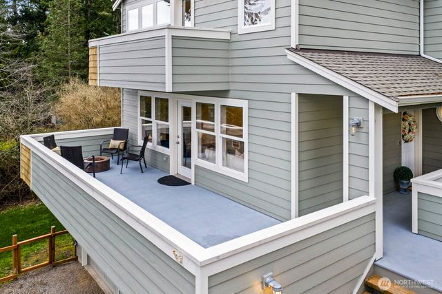 945 Rowe Road, Camano Island, WA 98282