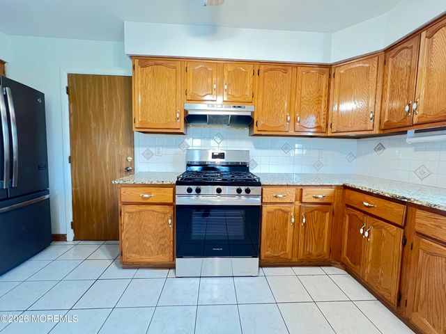 9 Westport Drive, Toms River, NJ 08757