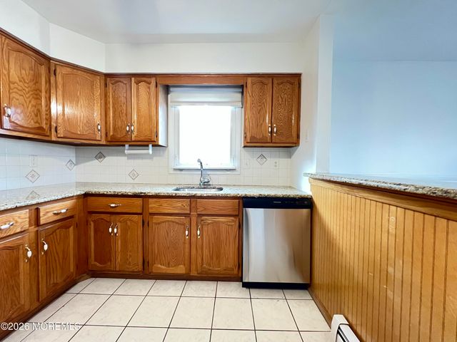 9 Westport Drive, Toms River, NJ 08757