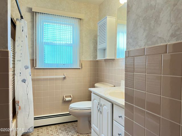 9 Westport Drive, Toms River, NJ 08757