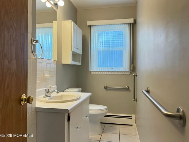 9 Westport Drive, Toms River, NJ 08757