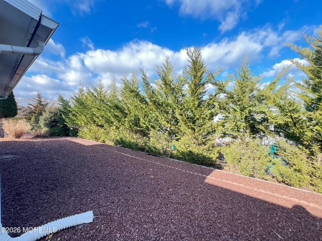 9 Westport Drive, Toms River, NJ 08757