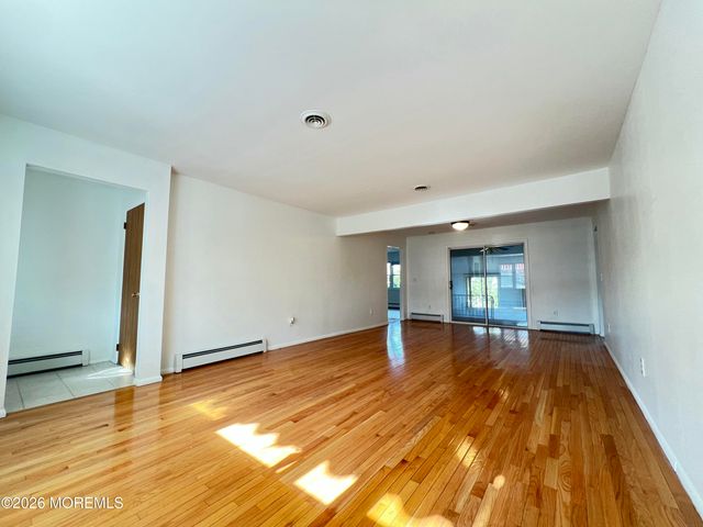 9 Westport Drive, Toms River, NJ 08757