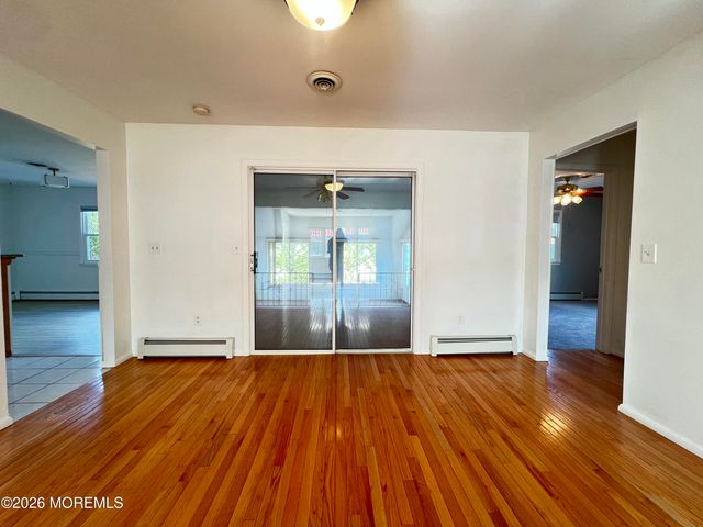 9 Westport Drive, Toms River, NJ 08757