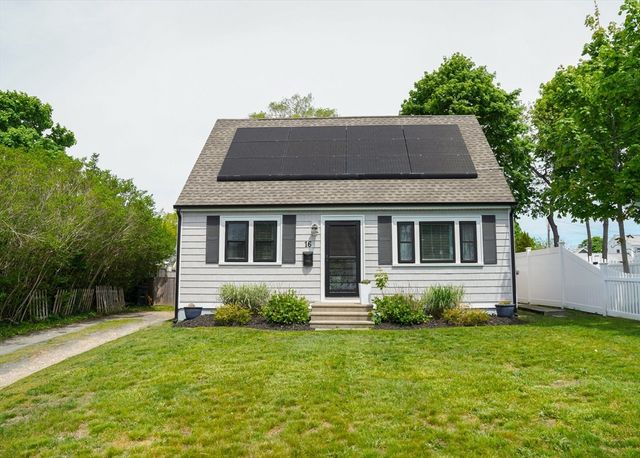 16 Dartmouth St, Barnstable, MA 02601