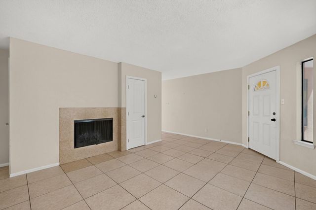 517 Madison Place SE, Albuquerque, NM 87108