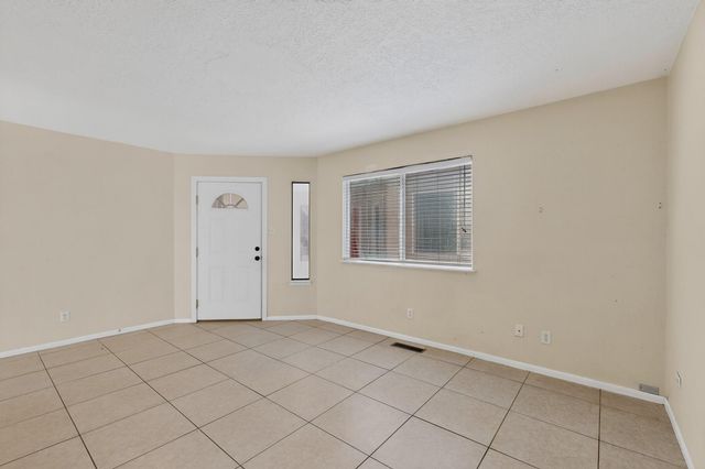 517 Madison Place SE, Albuquerque, NM 87108