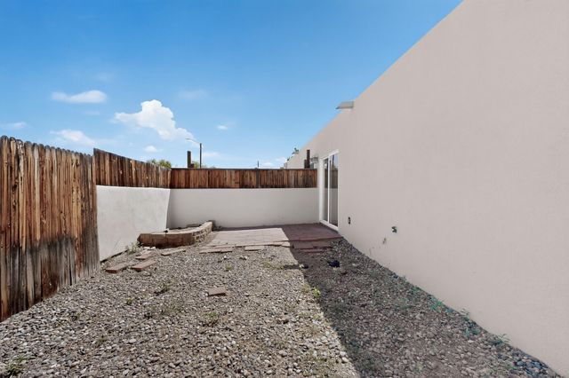 517 Madison Place SE, Albuquerque, NM 87108