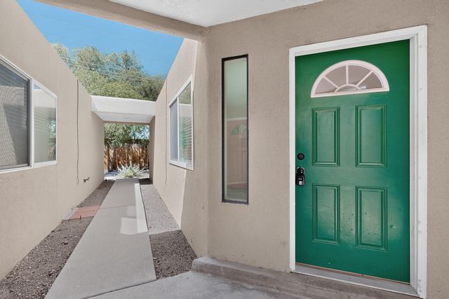 517 Madison Place SE, Albuquerque, NM 87108