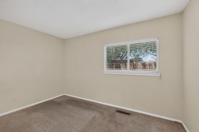 517 Madison Place SE, Albuquerque, NM 87108