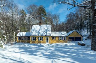 56 Lee Road, Brattleboro, VT 05301