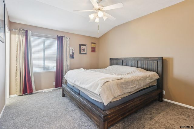 5703 S 186th Avenue, Omaha, NE 68135