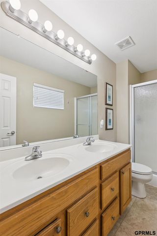 5703 S 186th Avenue, Omaha, NE 68135