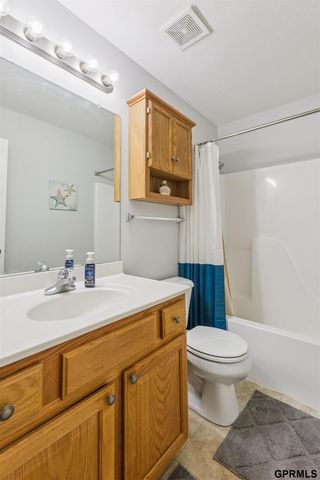 5703 S 186th Avenue, Omaha, NE 68135