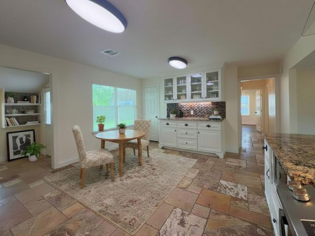 204 Edens Avenue, League City, TX 77573