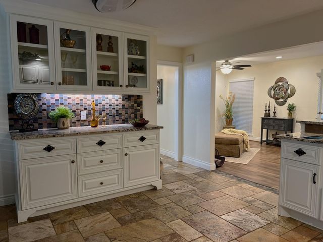 204 Edens Avenue, League City, TX 77573