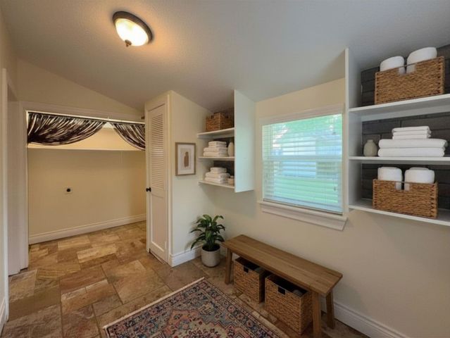 204 Edens Avenue, League City, TX 77573
