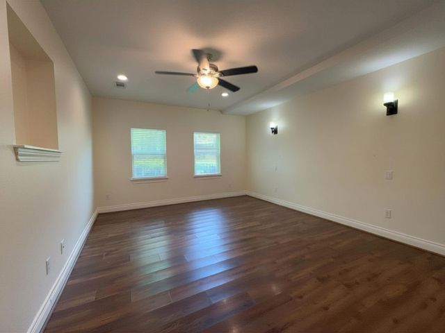 204 Edens Avenue, League City, TX 77573