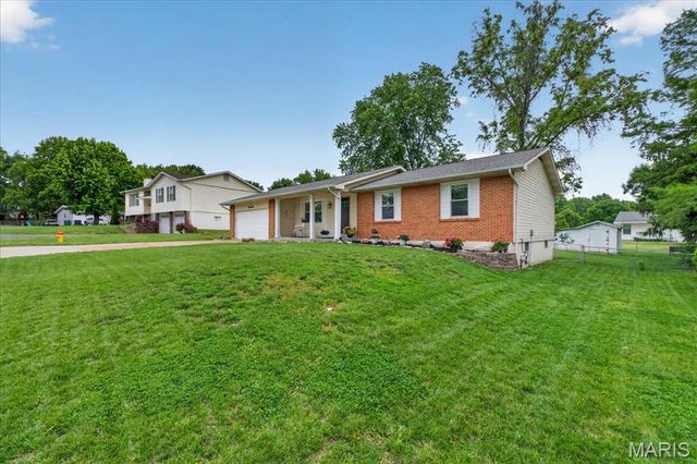 22 Armitage Drive, St Peters, MO 63376