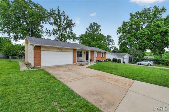 22 Armitage Drive, St Peters, MO 63376