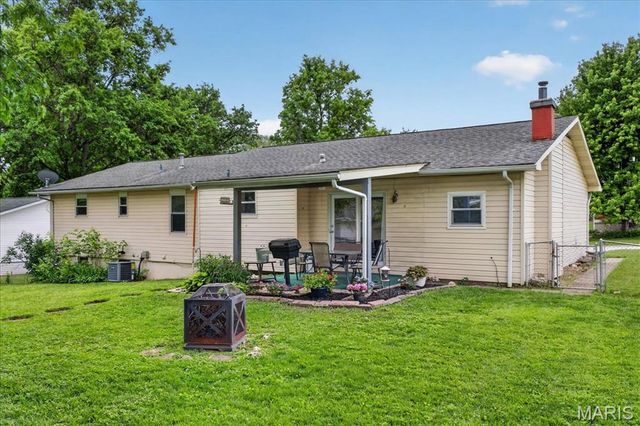 22 Armitage Drive, St Peters, MO 63376