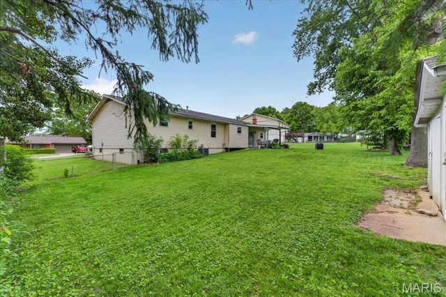 22 Armitage Drive, St Peters, MO 63376