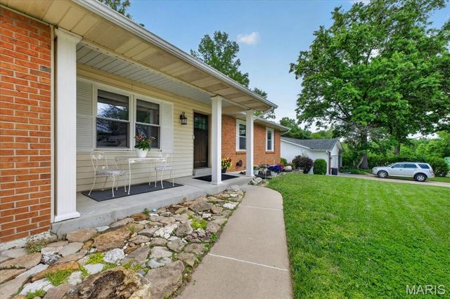 22 Armitage Drive, St Peters, MO 63376