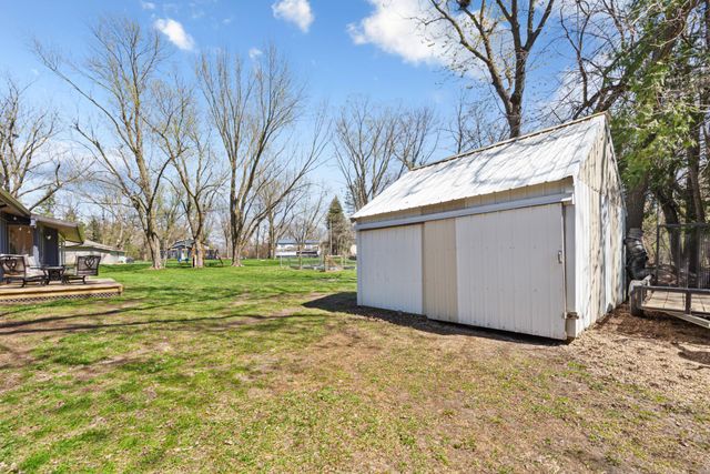 1304 34th Drive NE, Austin, MN 55912