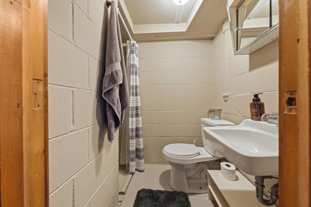 1304 34th Drive NE, Austin, MN 55912