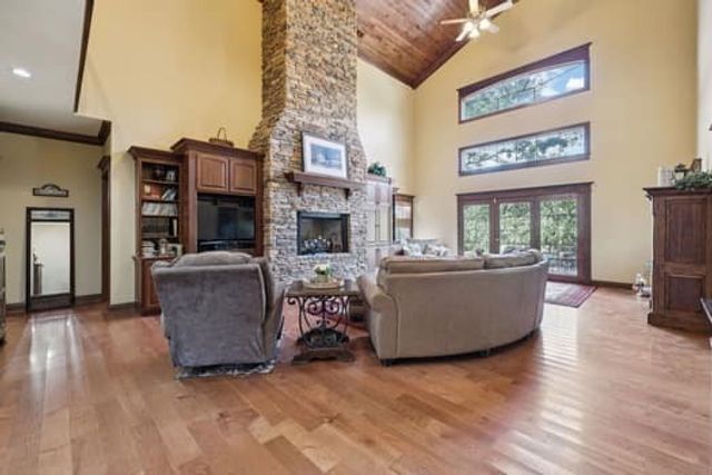 90 Gauging Station Ln, Hurricane Mills, TN 37078